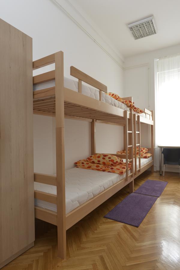 Hostel Flow House Centar Novi Sad Bagian luar foto
