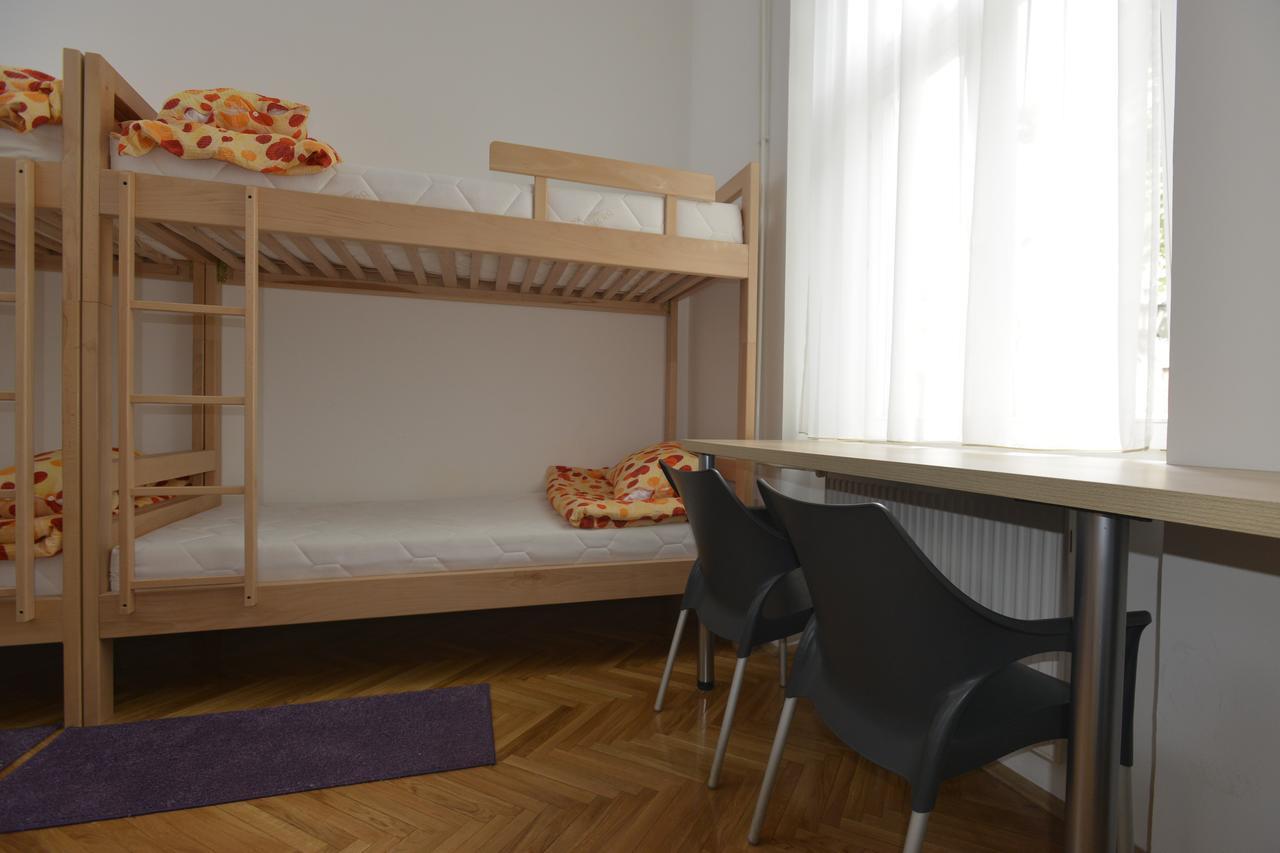 Hostel Flow House Centar Novi Sad Bagian luar foto