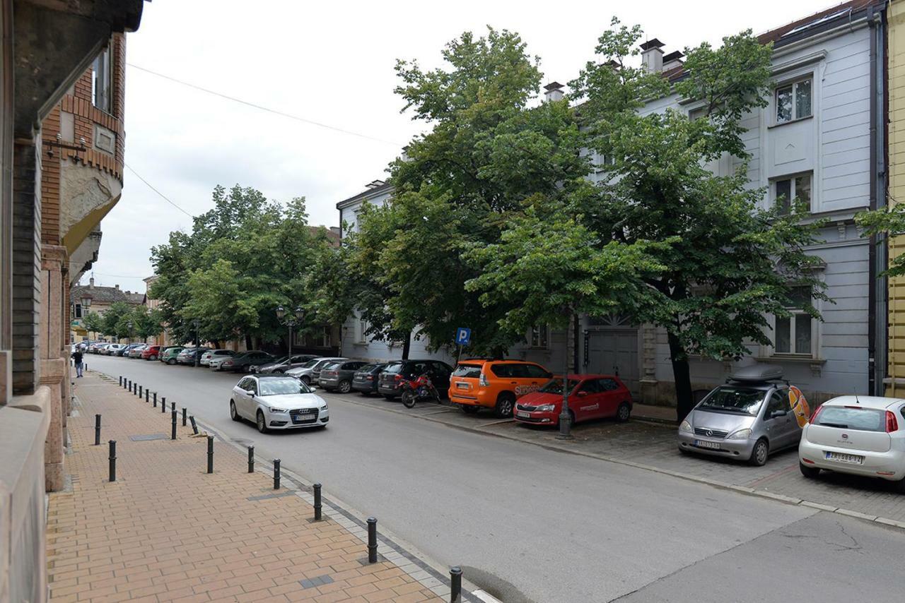 Hostel Flow House Centar Novi Sad Bagian luar foto