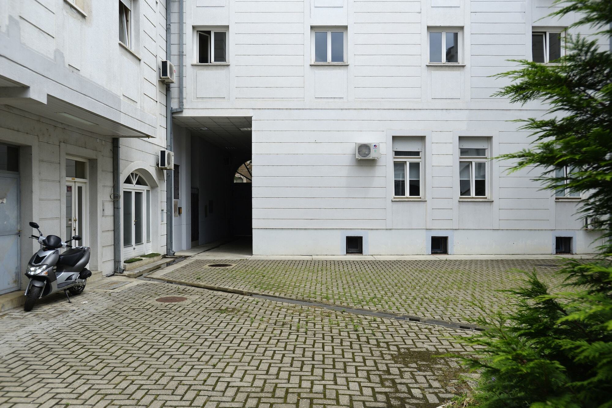 Hostel Flow House Centar Novi Sad Bagian luar foto